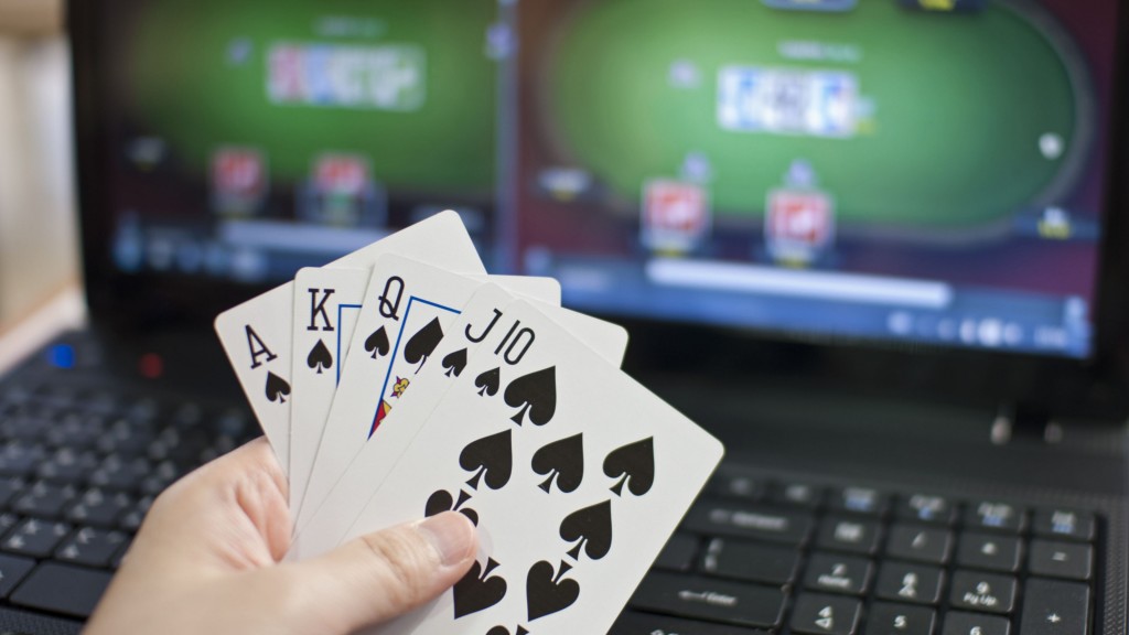 Cara Mengetahui Perbedaan Judi Poker Online Dan Offline